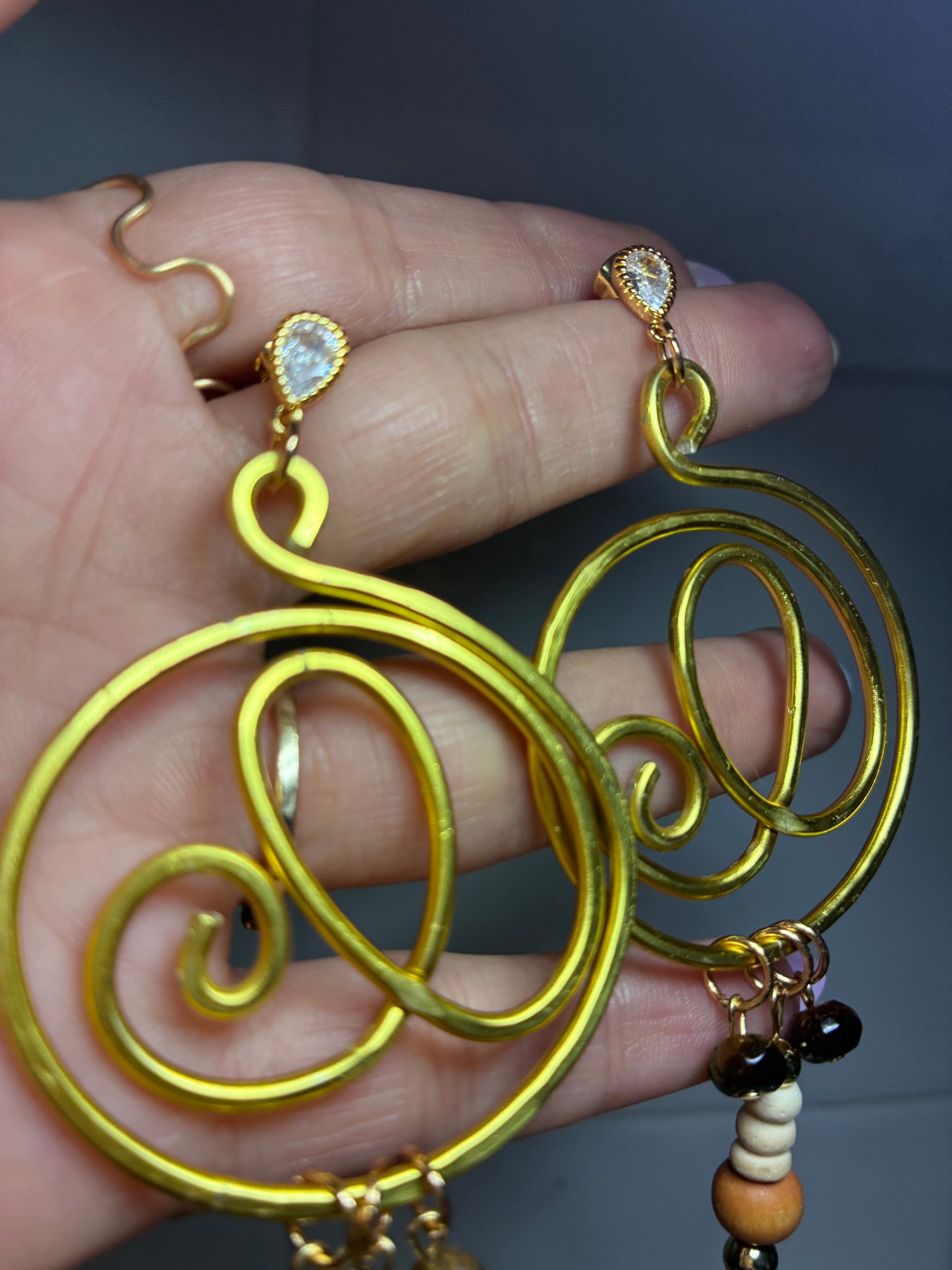 Siren swirl chunky gold hoop