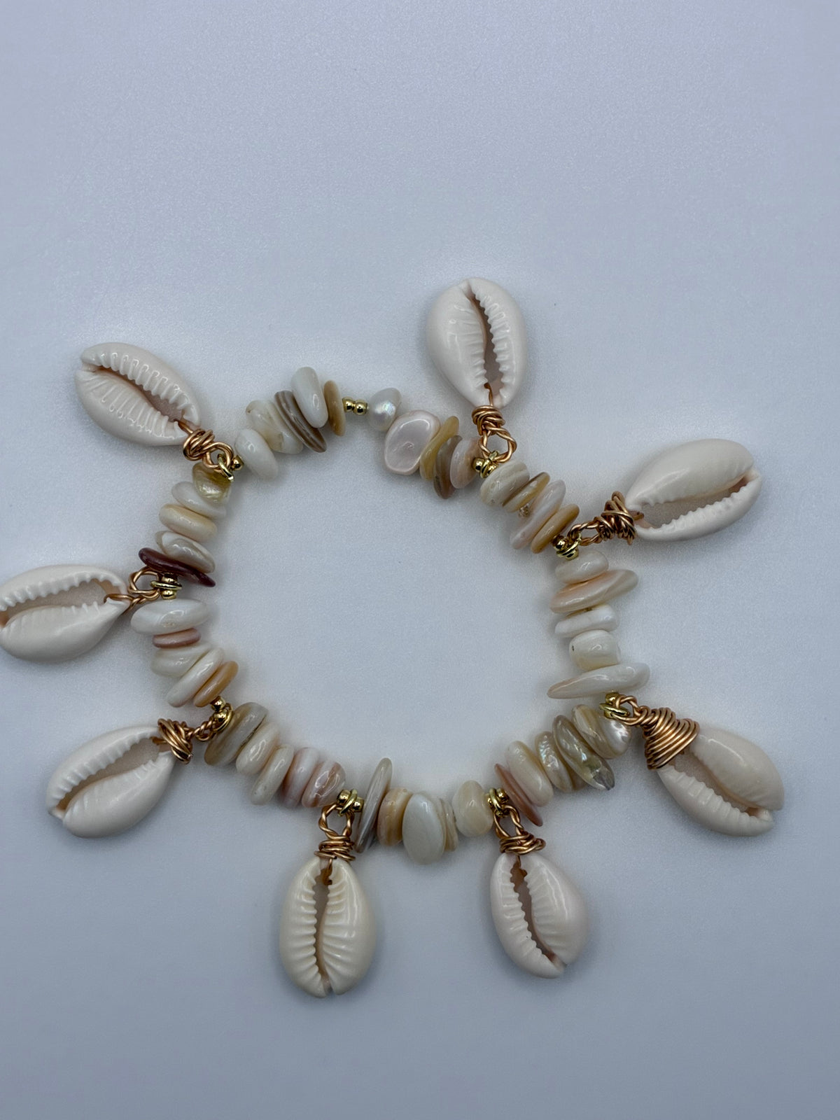 Beachside Aura Shells Bracelet