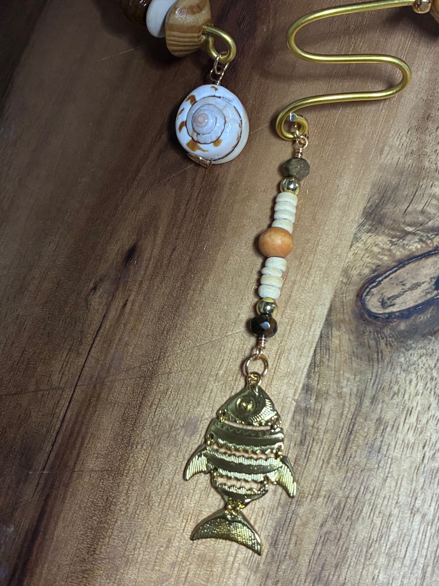 Siren swirl choker