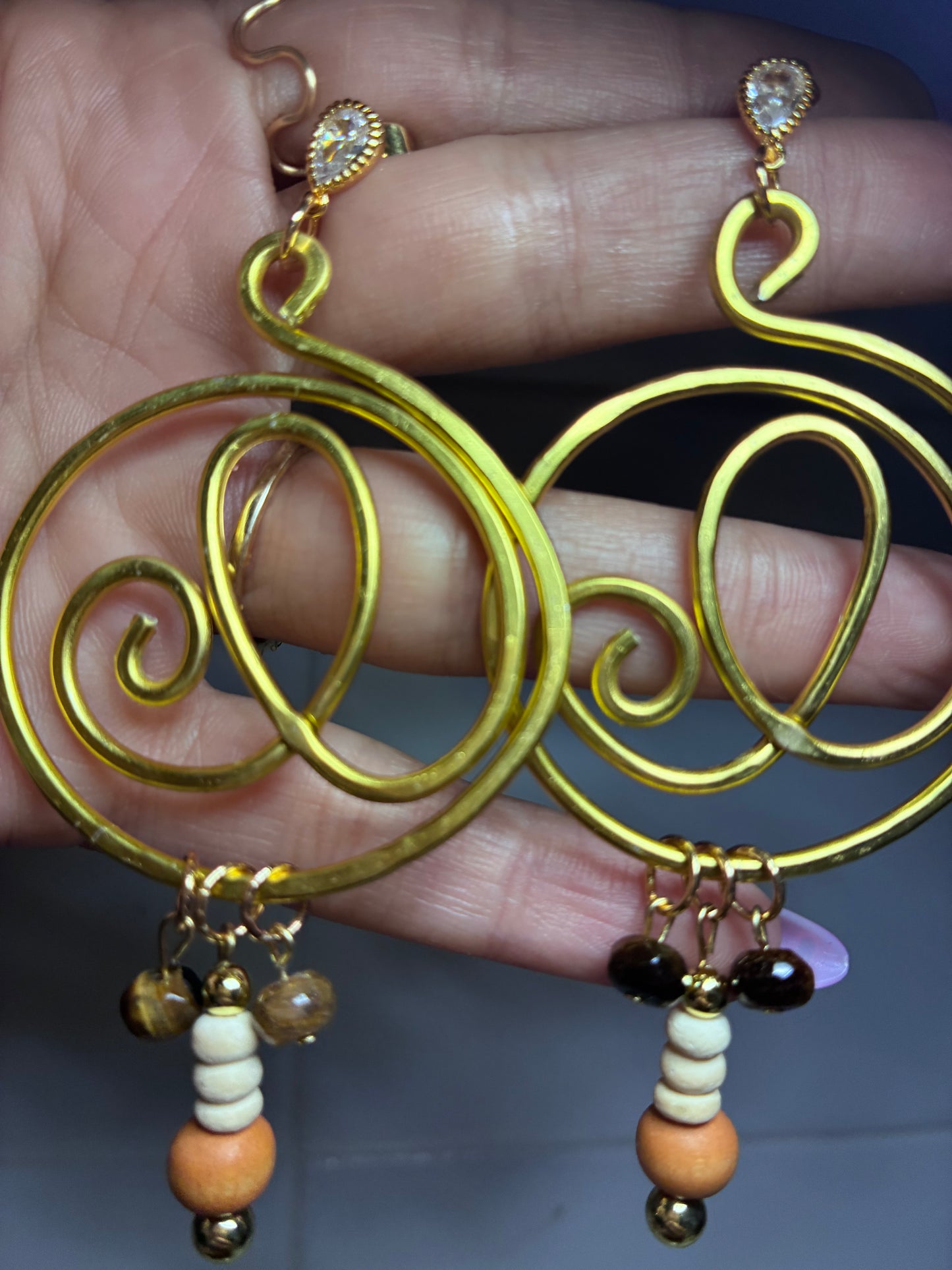 Siren swirl chunky gold hoop