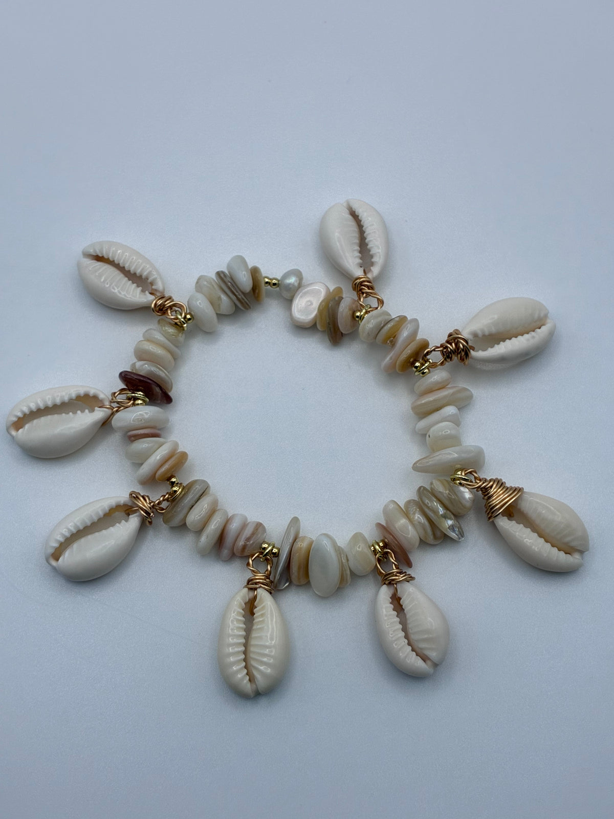 Beachside Aura Shells Bracelet