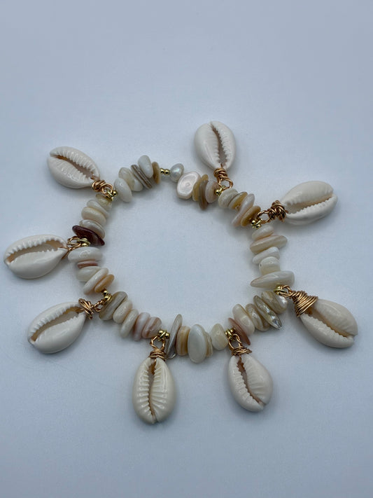 Beachside Aura Shells Bracelet