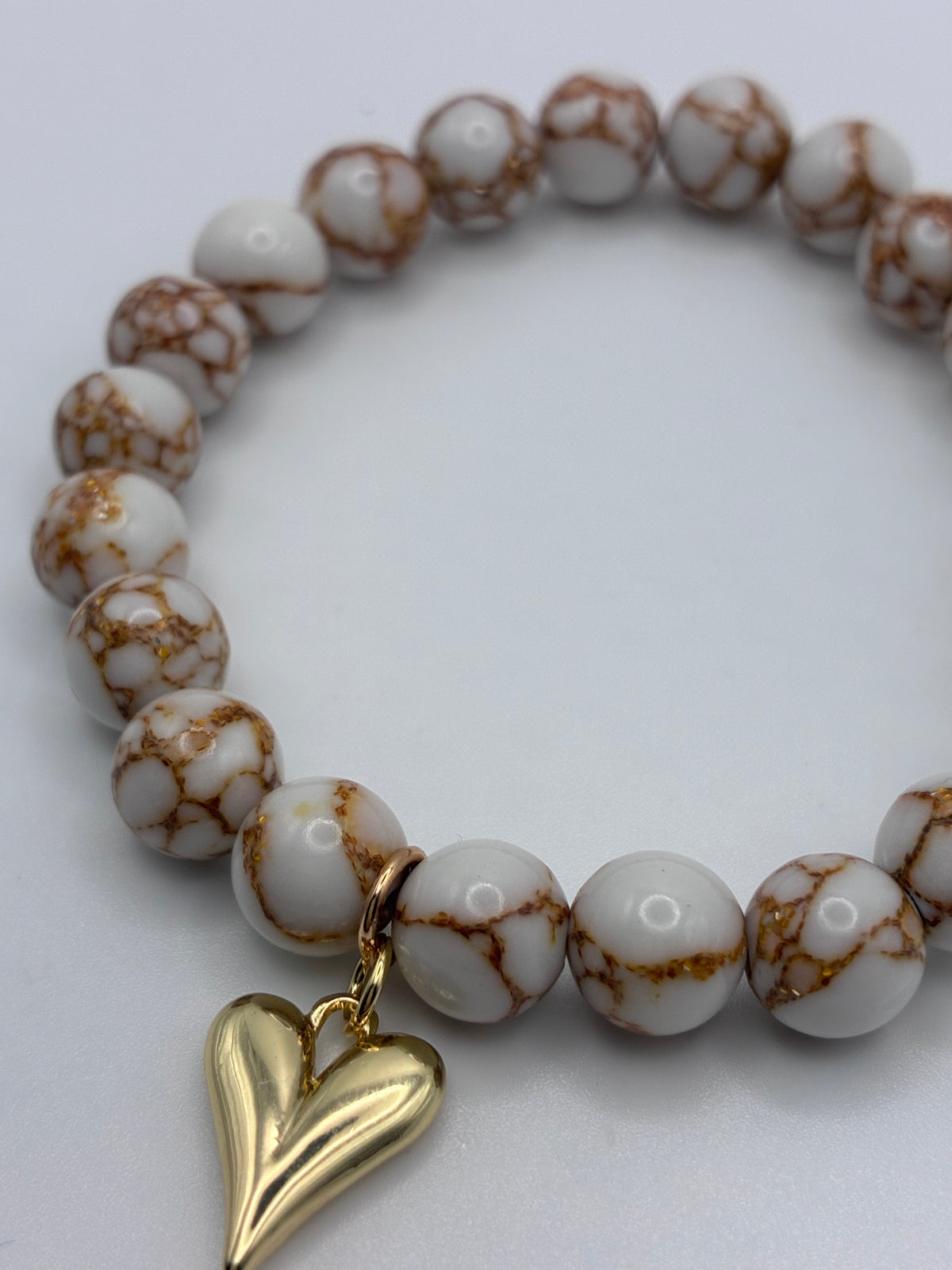 The White & Gold Howlite Sweetheart Soul-Stone Bracelet